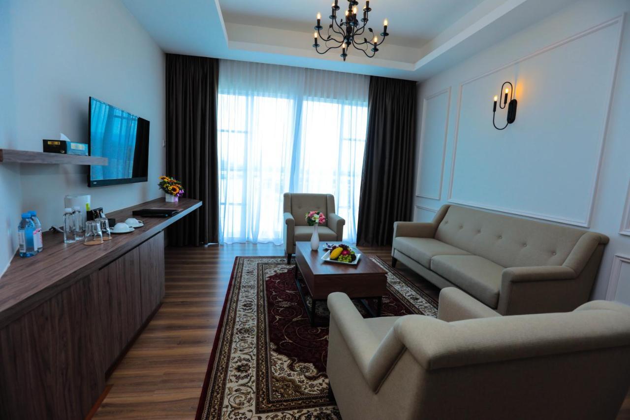 Hotel Casuarina@קואלה קנגסאר מראה חיצוני תמונה