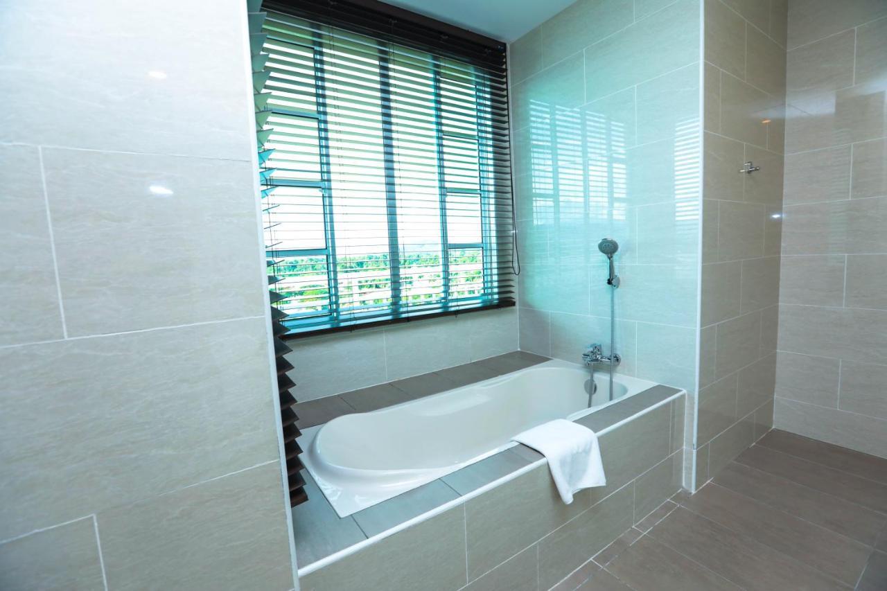 Hotel Casuarina@קואלה קנגסאר מראה חיצוני תמונה